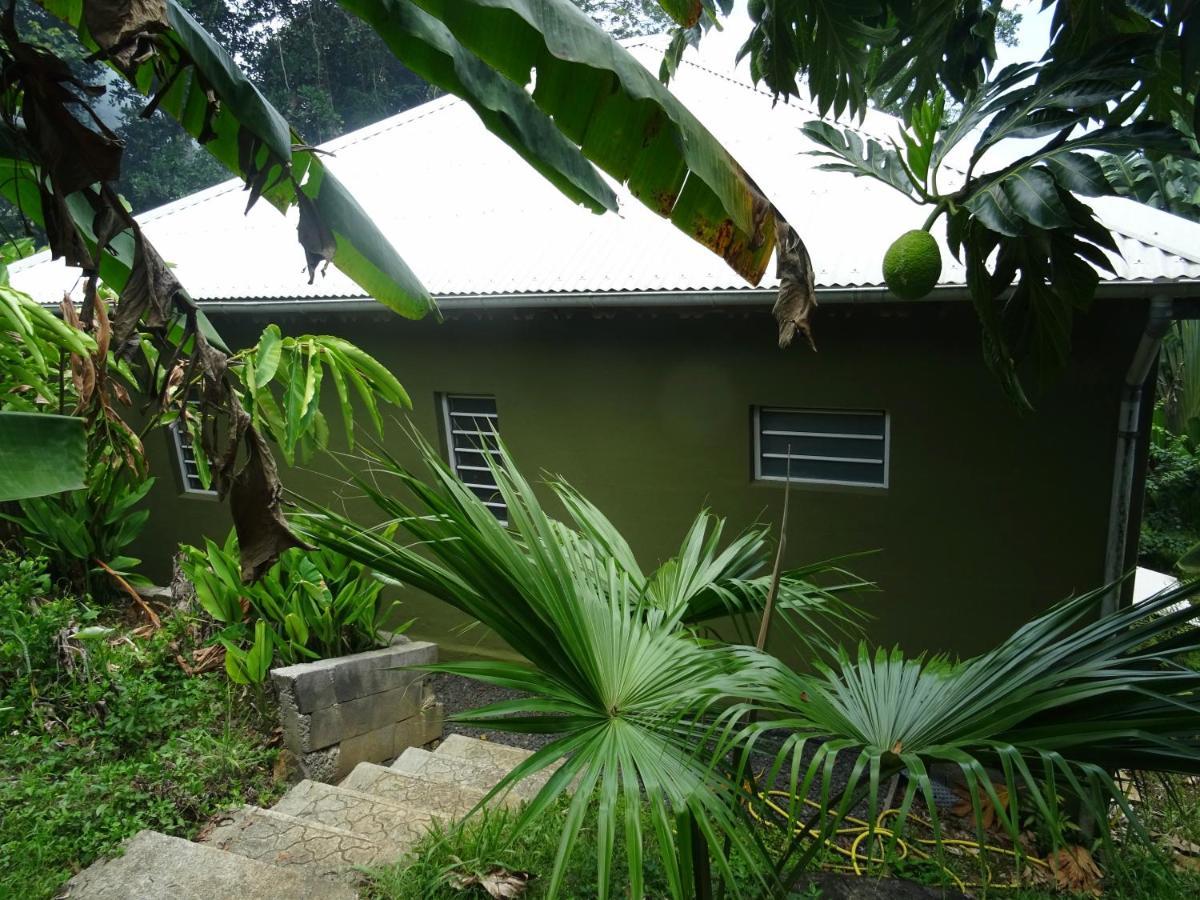דסהייס Bungalow Dourou מראה חיצוני תמונה