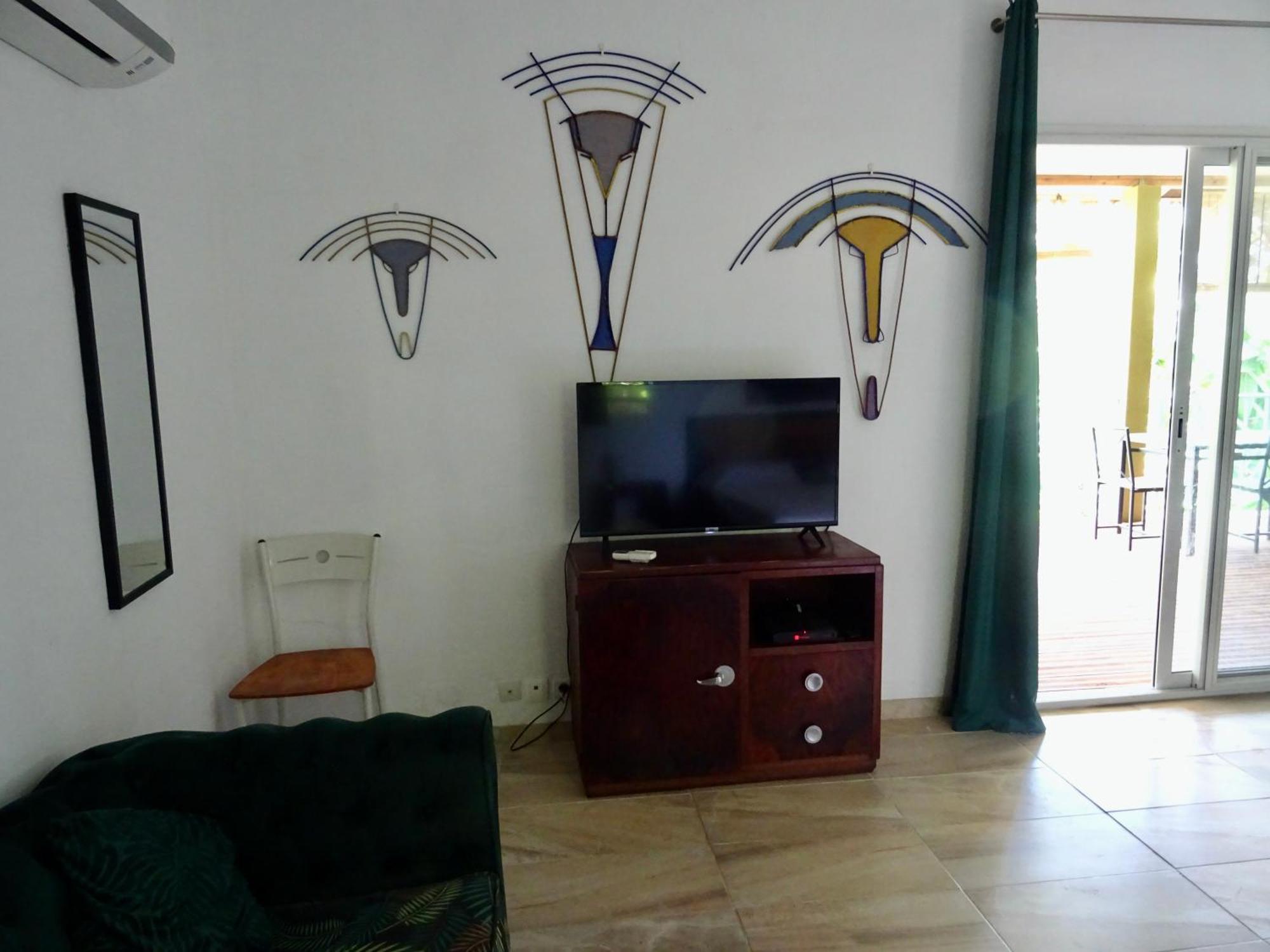 דסהייס Bungalow Dourou מראה חיצוני תמונה