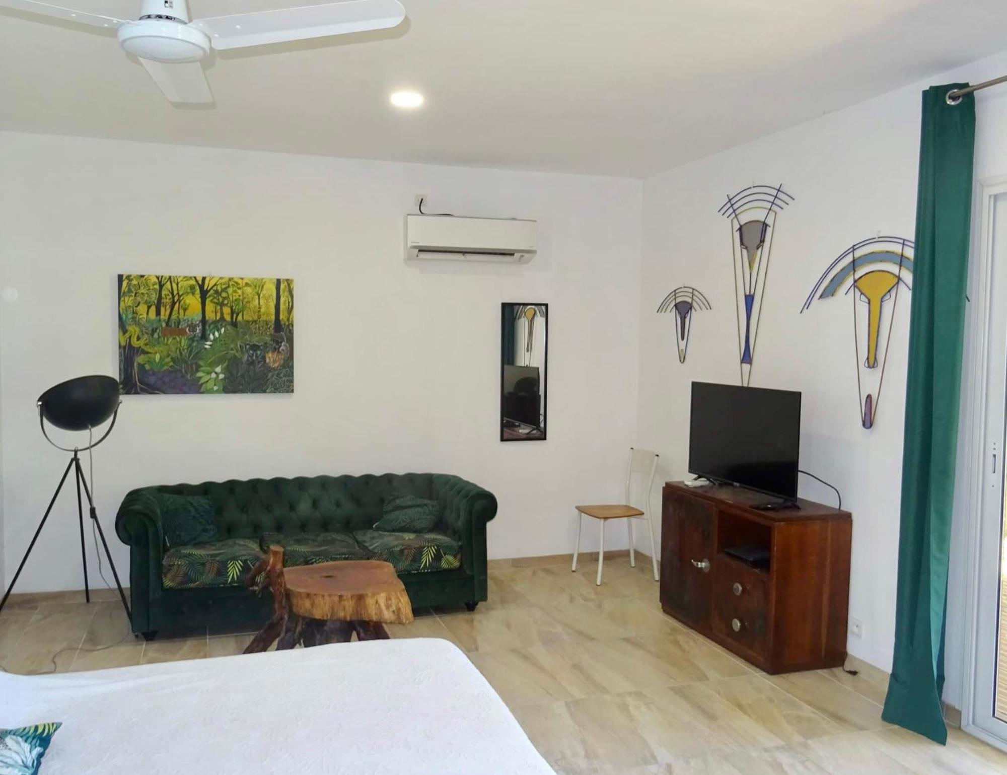 דסהייס Bungalow Dourou מראה חיצוני תמונה